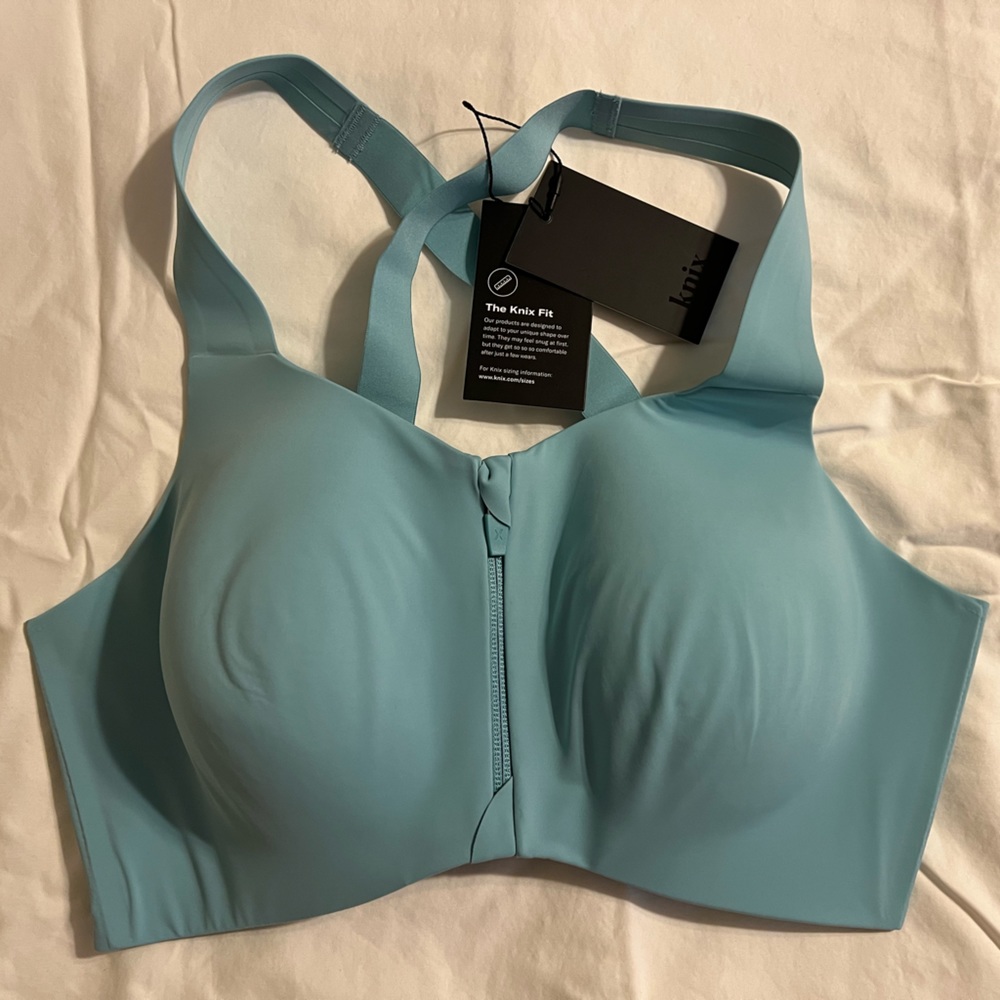 Knix catalyst front zip sports bra